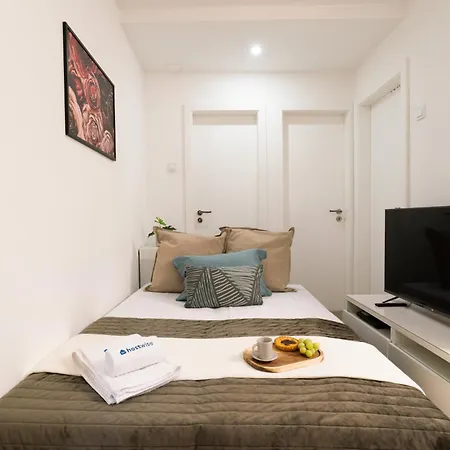 Host Wise - Cozy & Practical Flat فيلا نوفا دي غايا